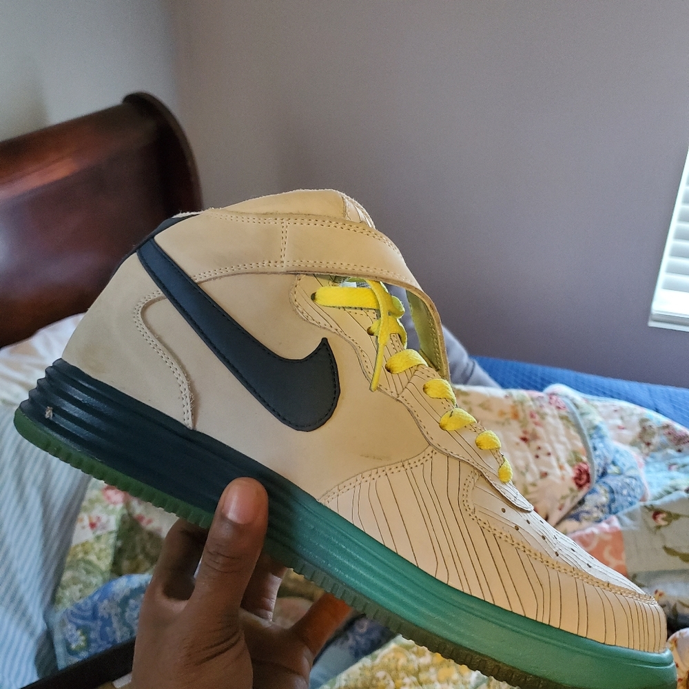 shoes - Picture 5 of 6